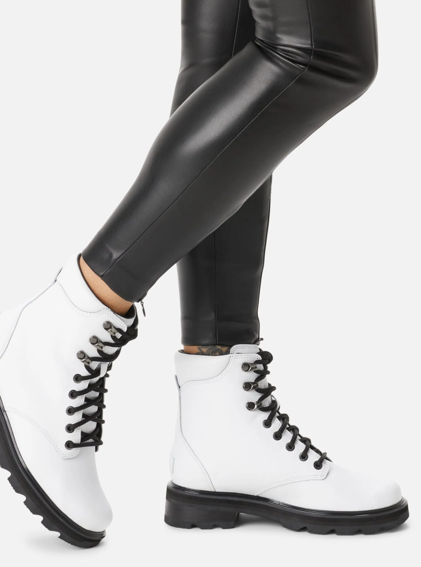 Lennox Lace STKD WP. [White/Black]