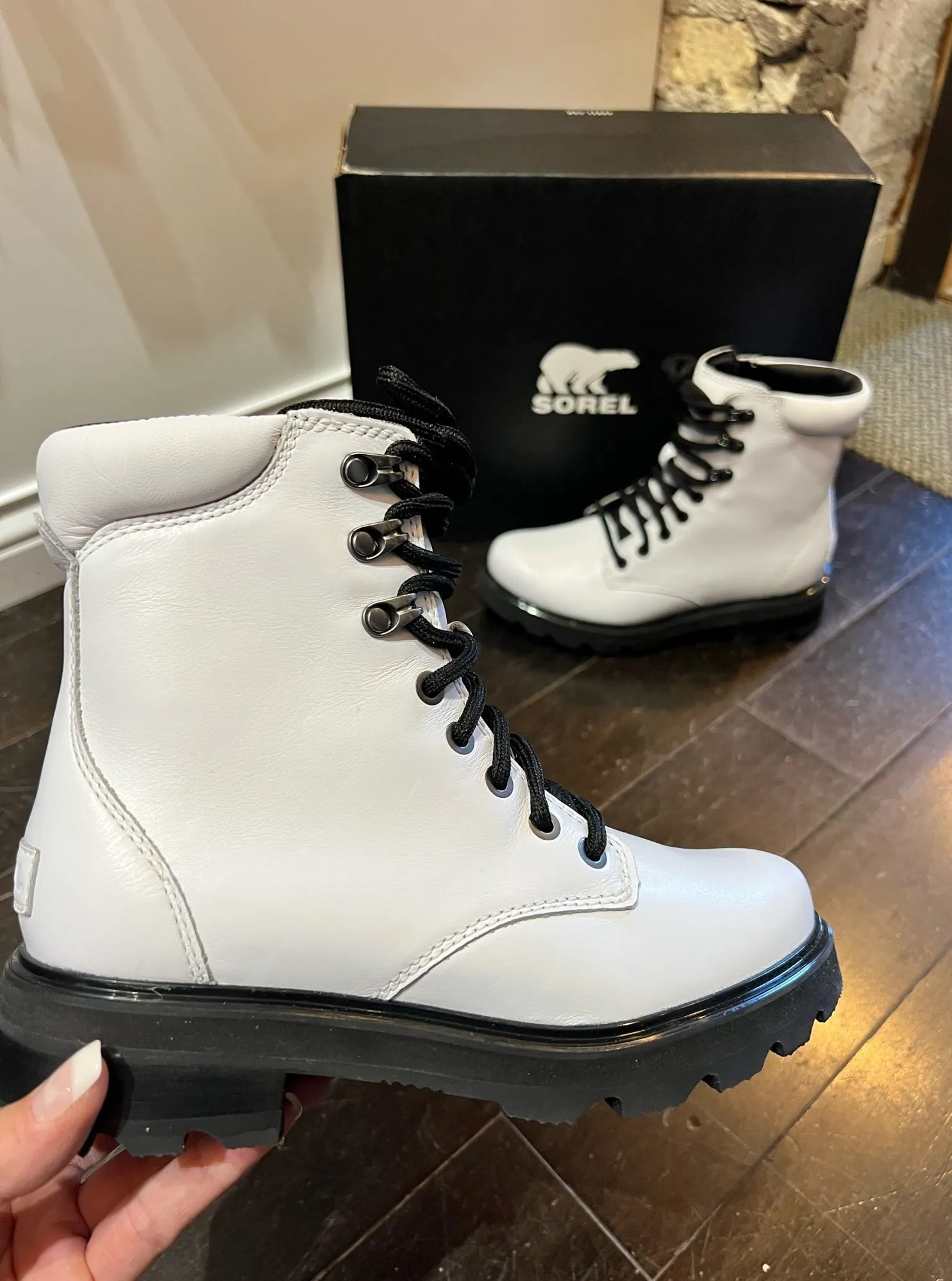 Lennox Lace STKD WP. [White/Black]